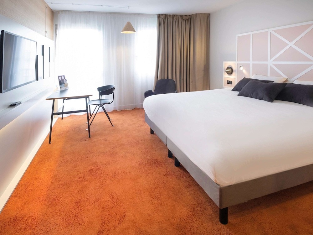 Mercure Rouen Champ de Mars 12/73