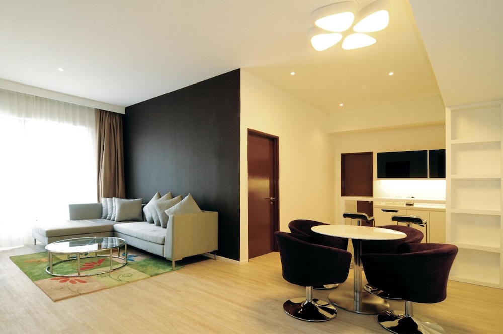 Kings Green Hotel 44/65