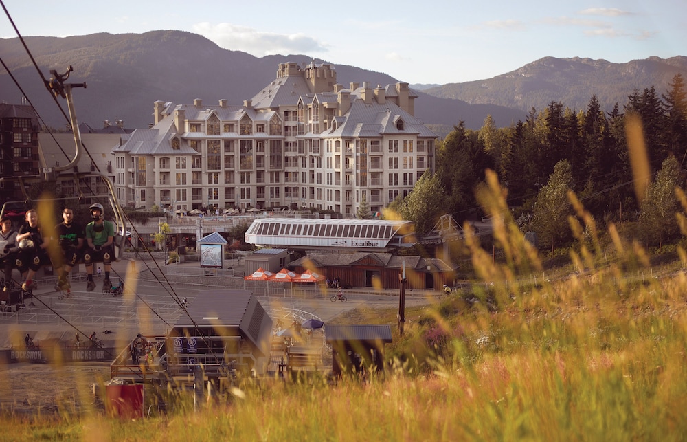 Pan Pacific Whistler Mountainside 9/44