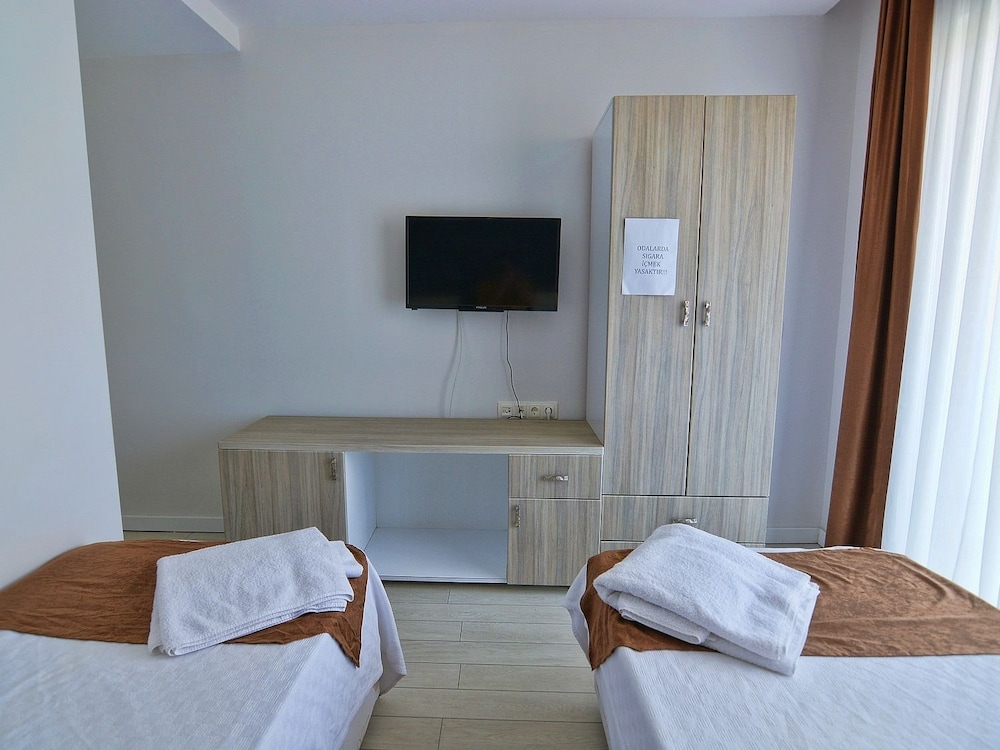 Airport Gulluk Hotel 8/17
