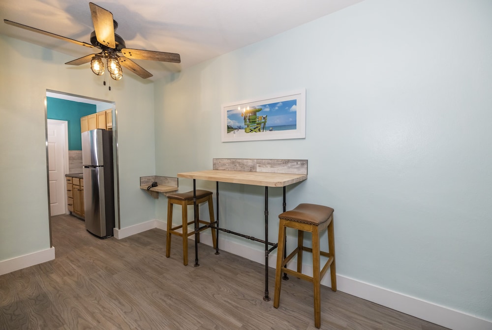 SUITES ON SOUTH BEACH 51/65