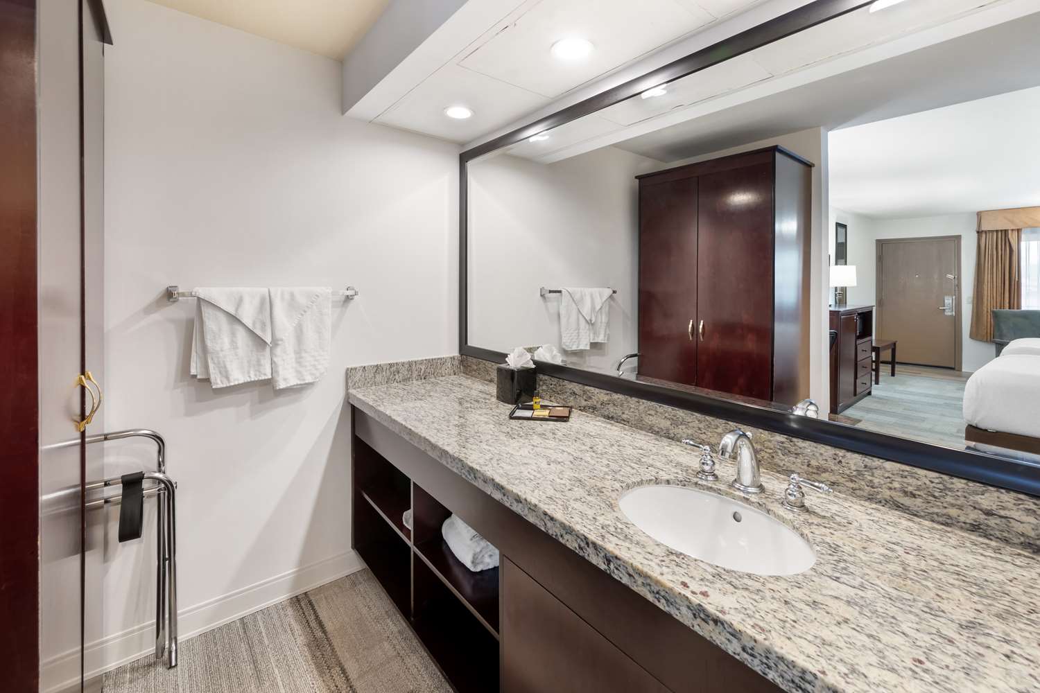 Best Western Plus Redondo Beach Inn 33/34