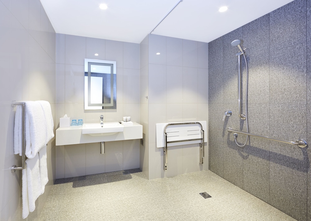 Holiday Inn Express Brisbane Central 18/53