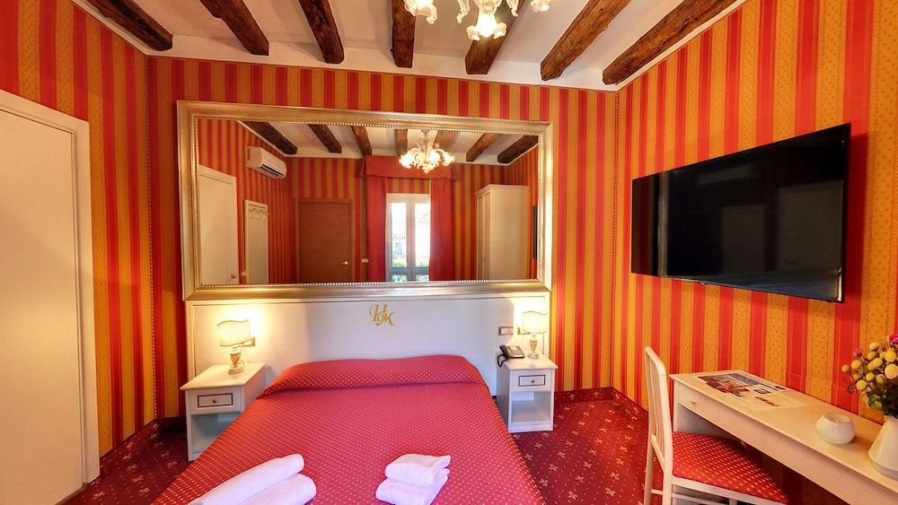 SUPERIOR, DOUBLE OR TWIN BED, GARDEN VIEW