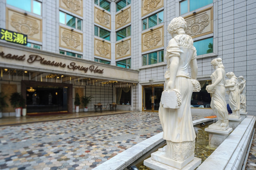 Grand Pleasure Spring Hotel 6/50