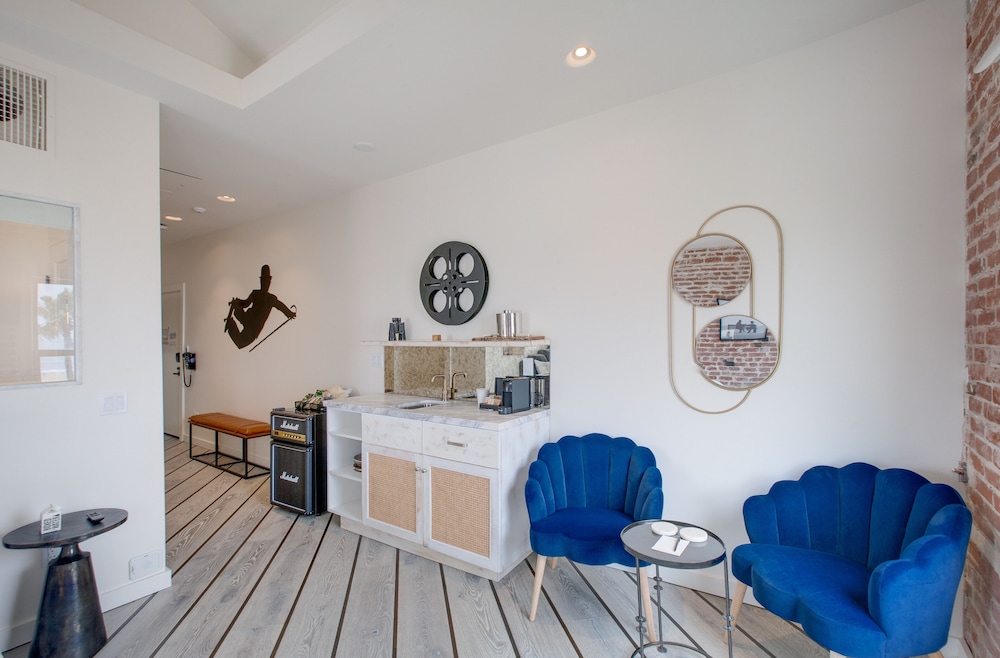 Venice V Hotel 5/50