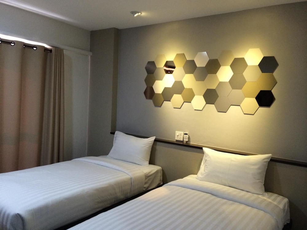 M2 Hotel 21/42