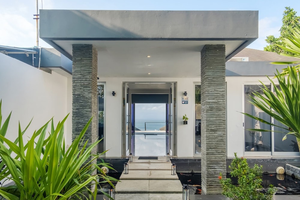 Suluban Cliff Bali Villa 1/50
