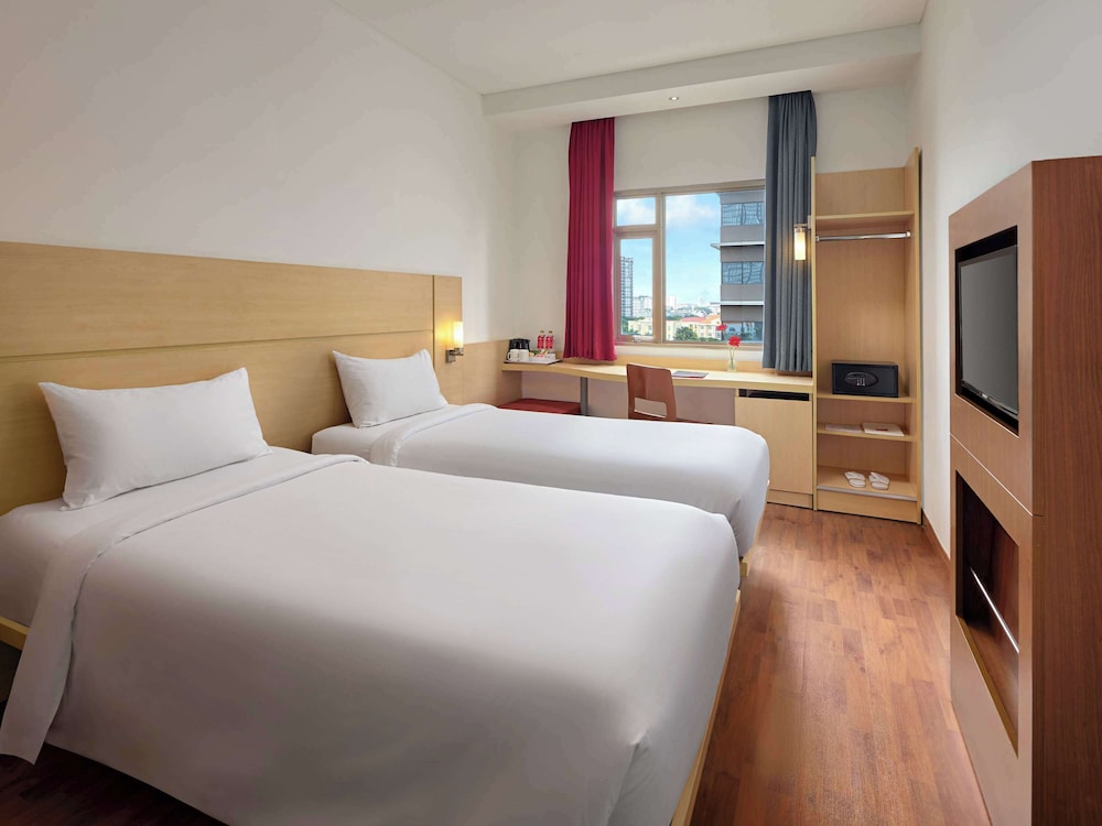 Ibis Saigon South 16/50