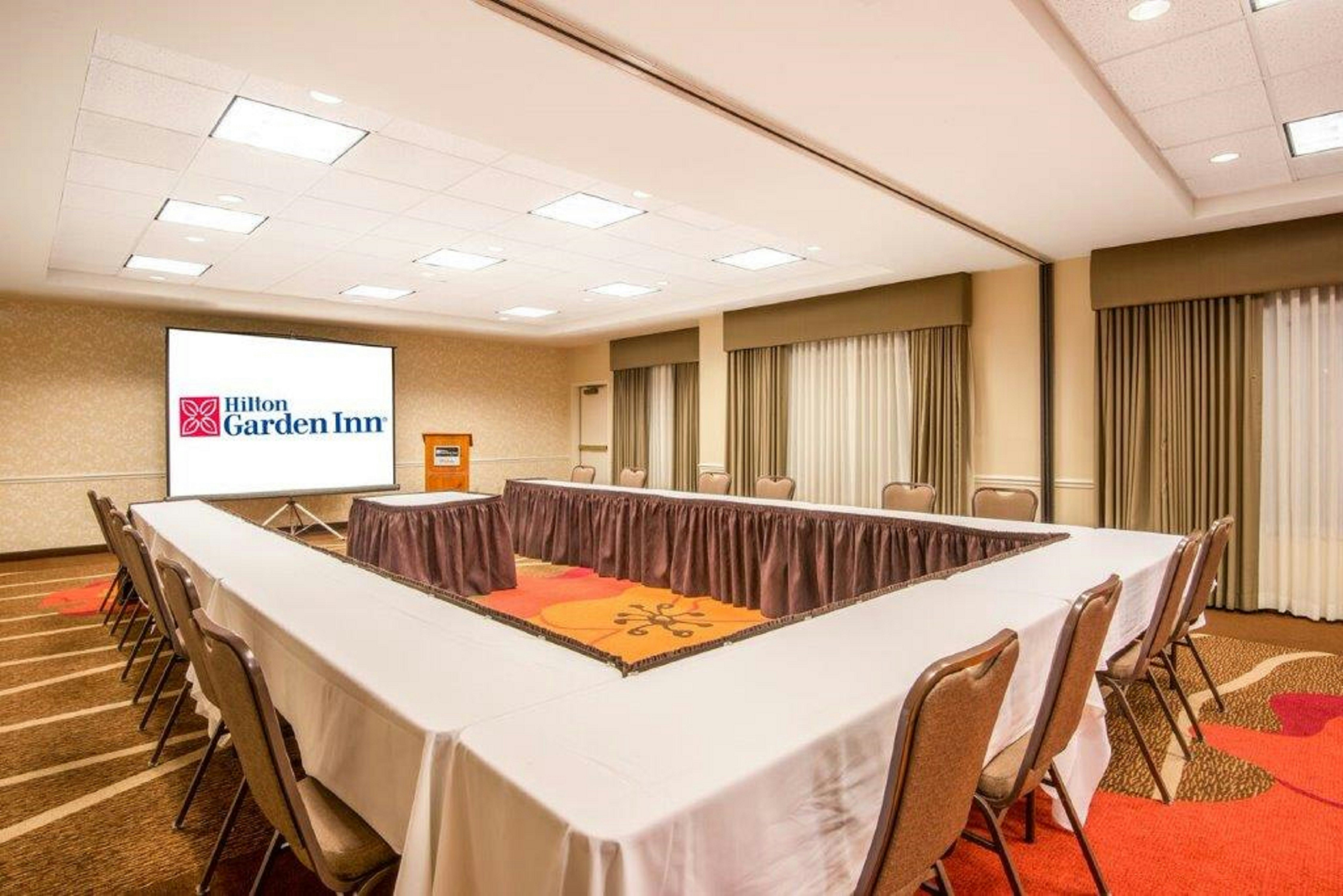 Hilton Garden Inn Wichita Hotel 30/34