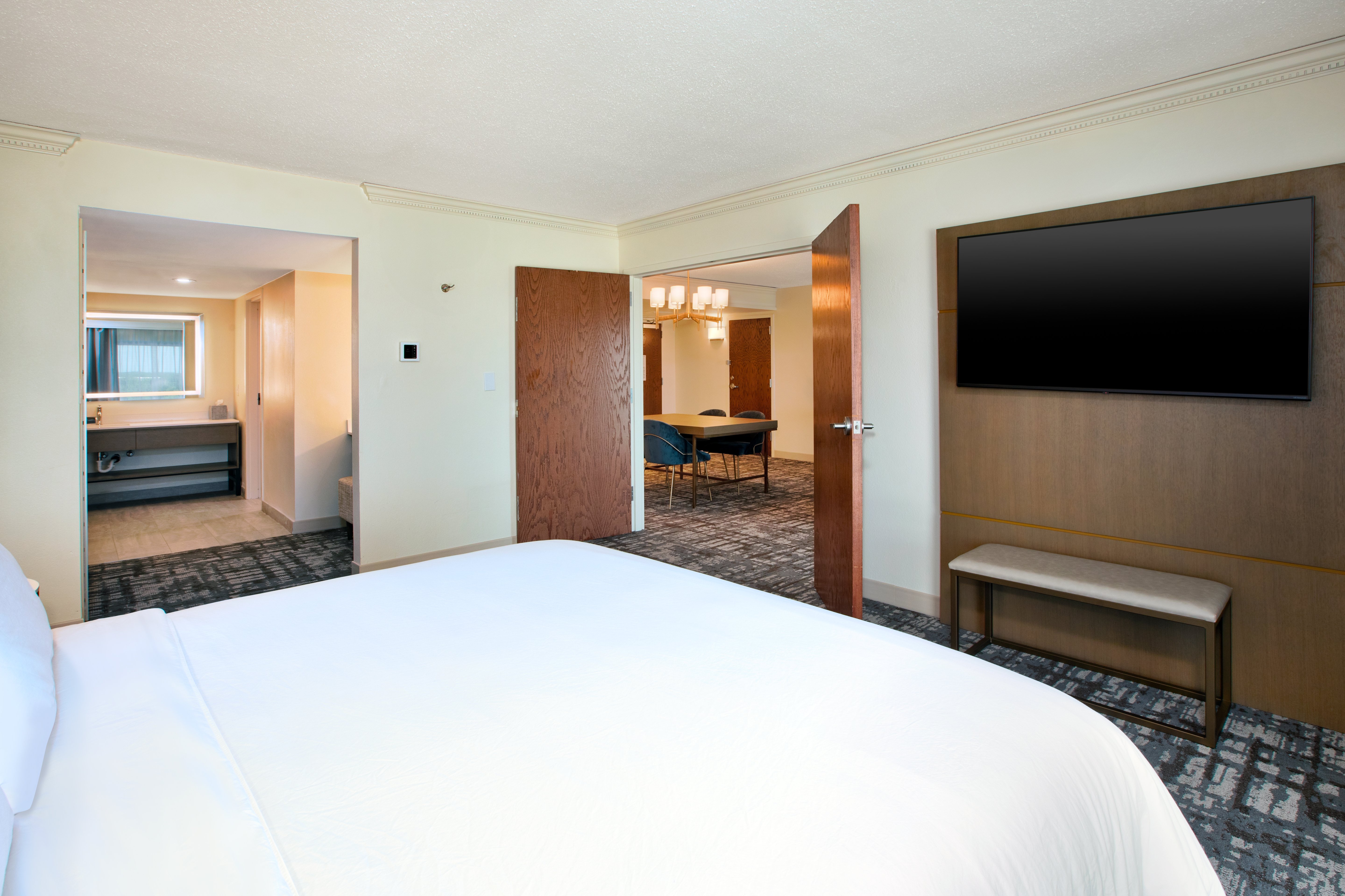 Holiday Inn University Plaza-Bowling Green 25/71