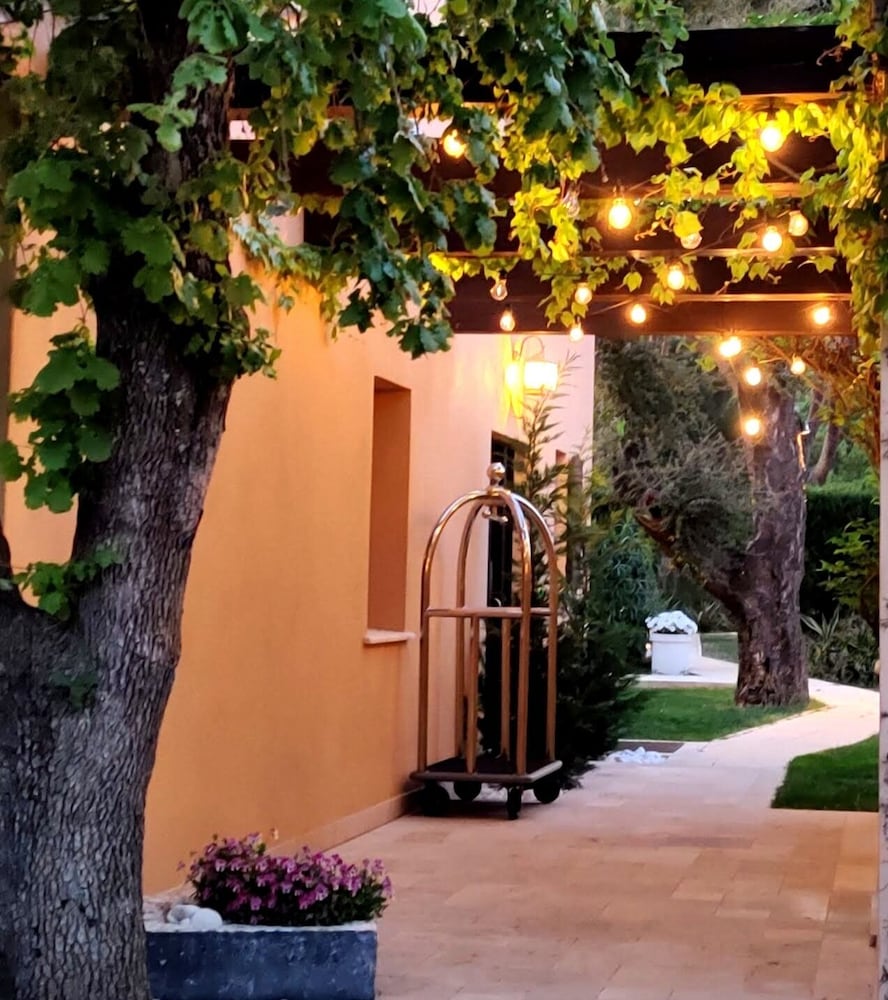 Maison Prestige Roberto Geissini 38/50