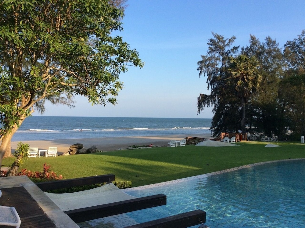 Away Baan Nub Kluen Beachfront At Huahin 18/29