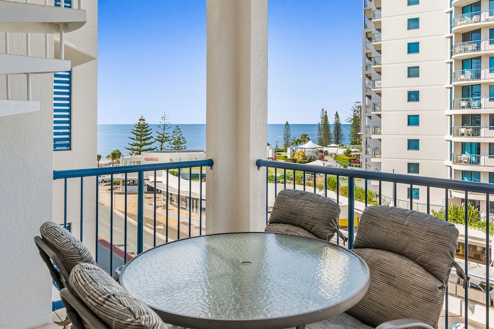 Raffles Mooloolaba 64/70