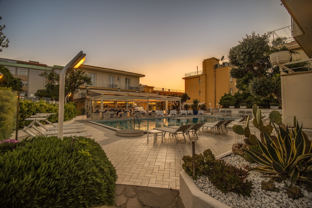 Hotel Florida Sorrento 76/80