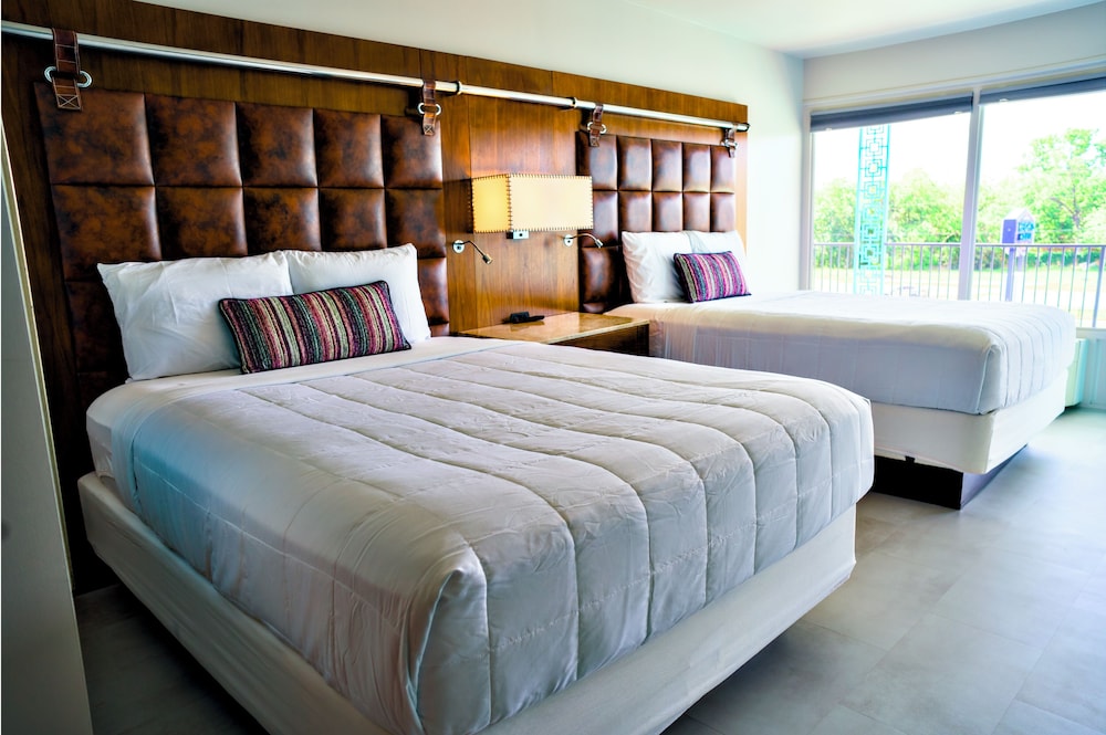 Room, Queen Bed, Accessible