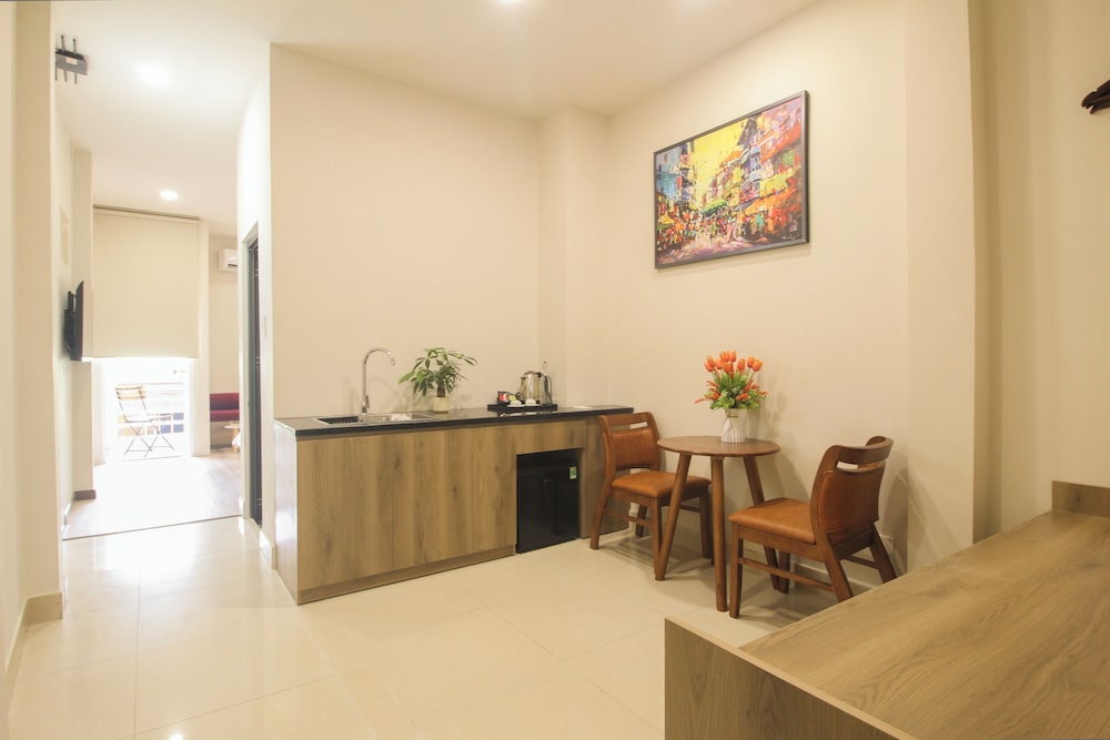 De Lustora Hotel & Apartment - District 1, HCM. 2/35