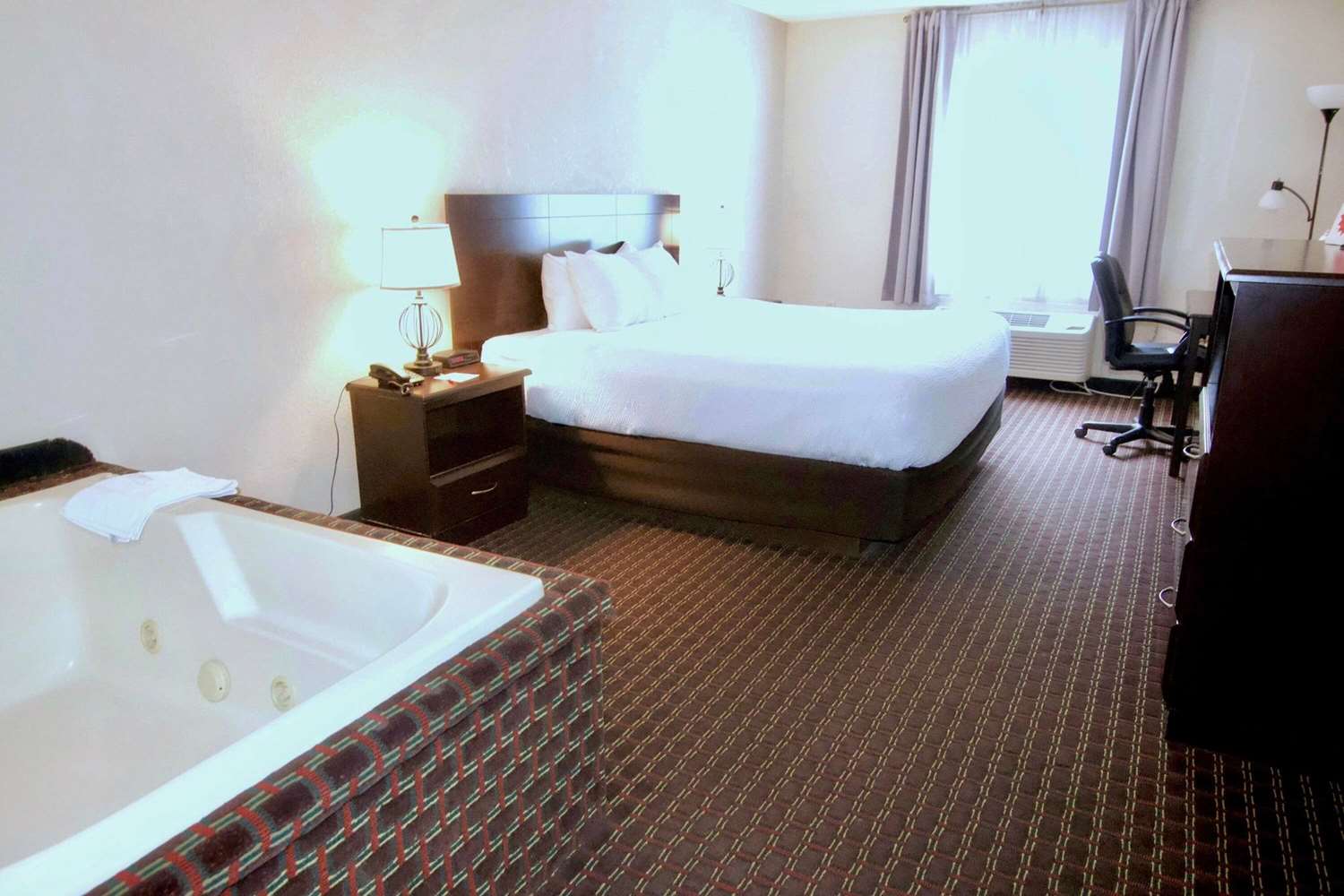 Ramada by Wyndham Tell City 17/35
