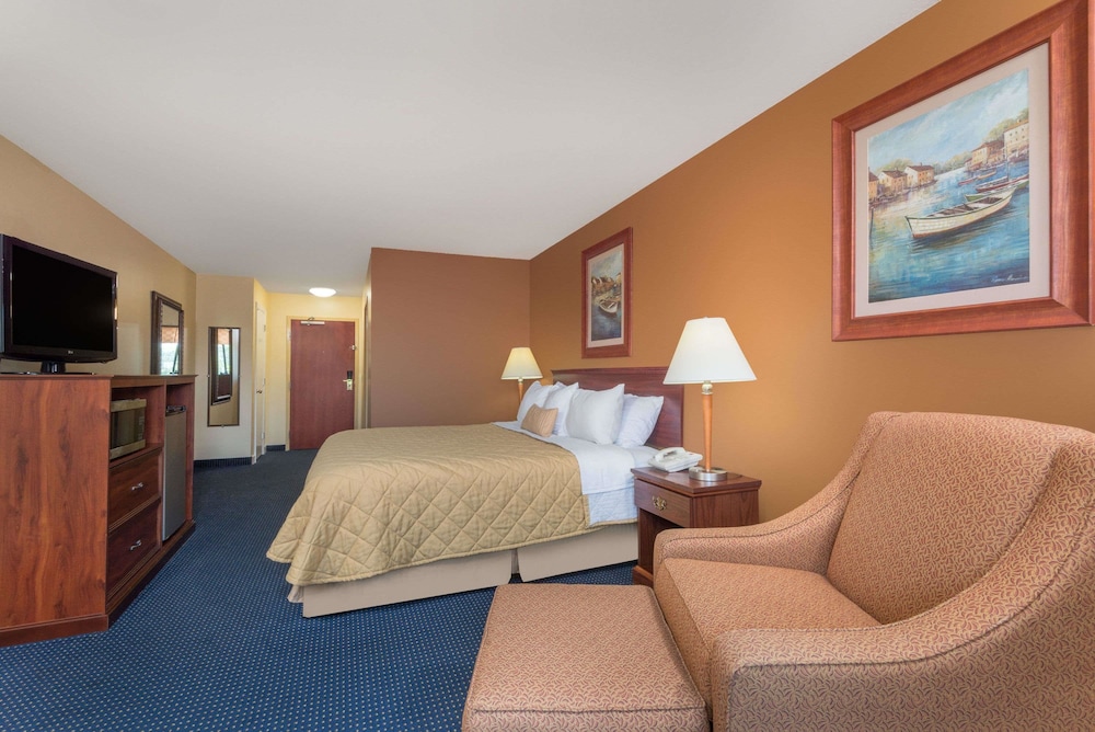 Ramada by Wyndham Catlettsburg/Ashland 10/35
