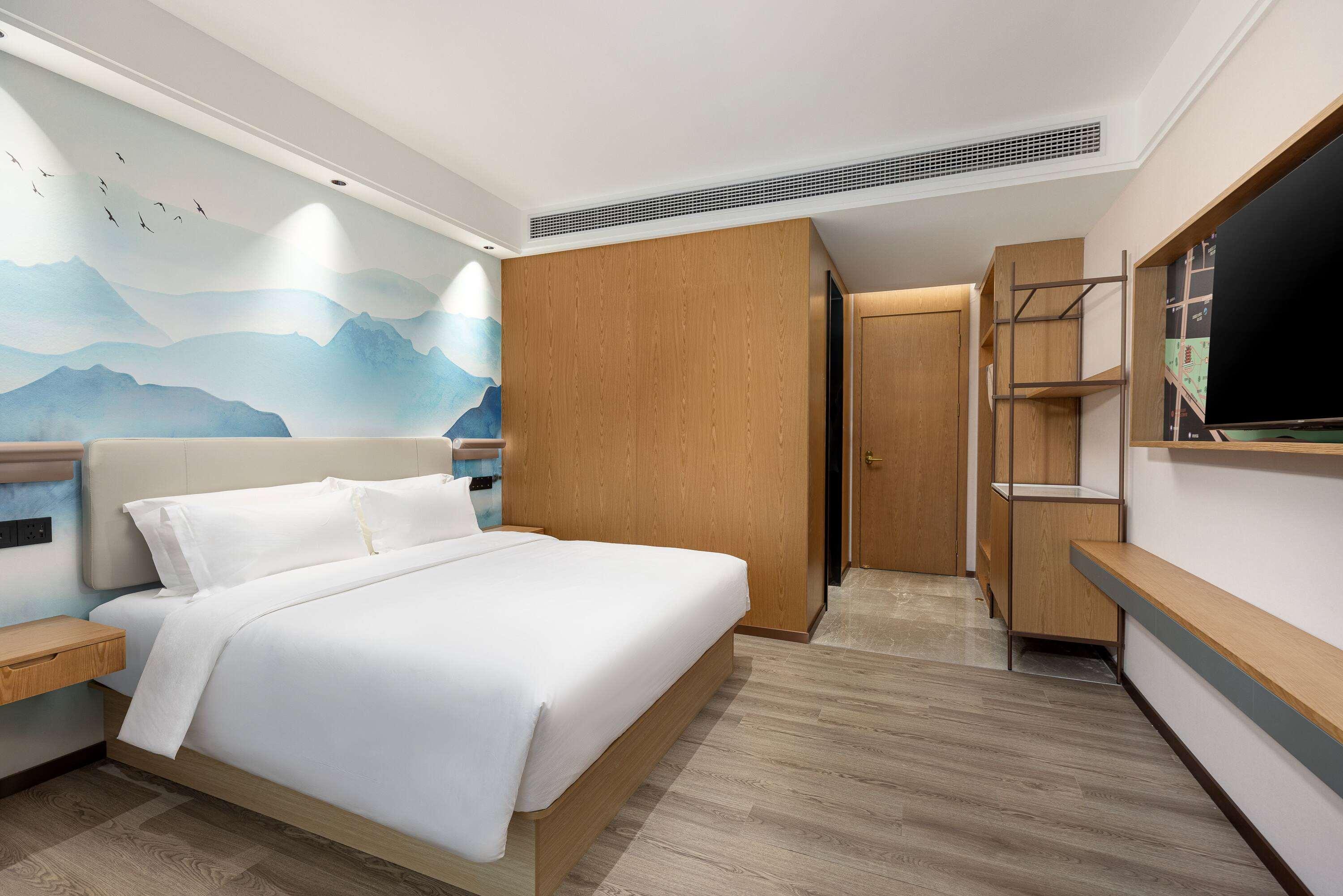 Ramada Encore by Wyndham Wuhan Station 13/30