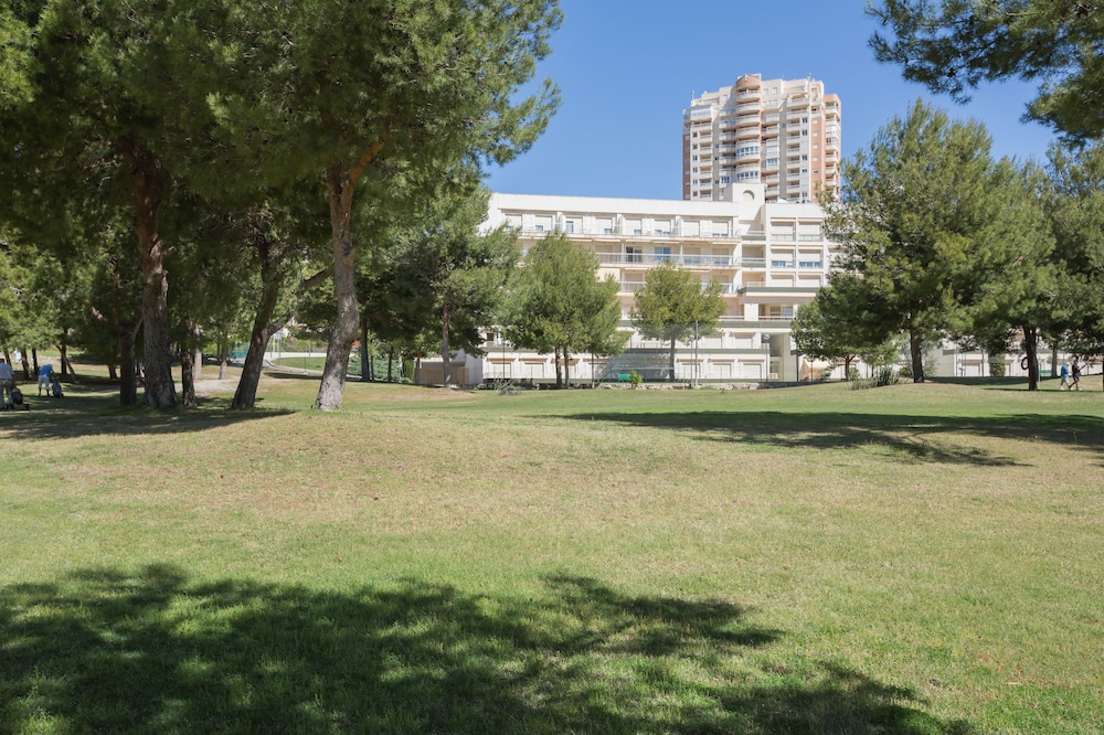 PIERRE AND VACANCES BENIDORM PONIENTE(FORMERLY BENIDORM VIDA AND GOLF) 55/58