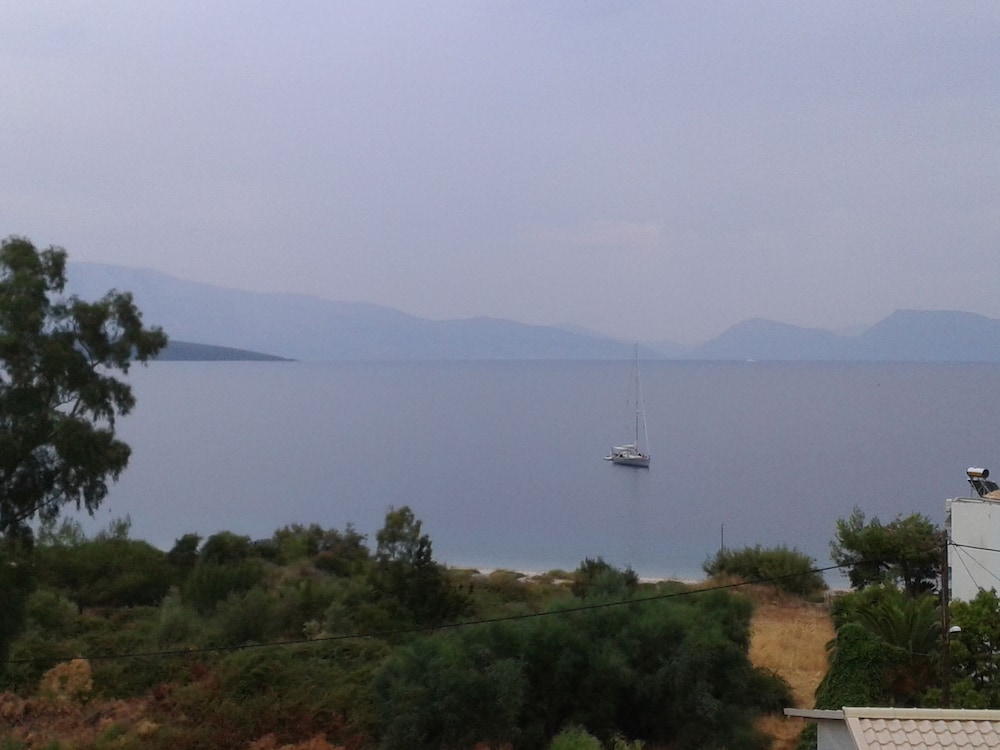 Ionio Hotel 66/74