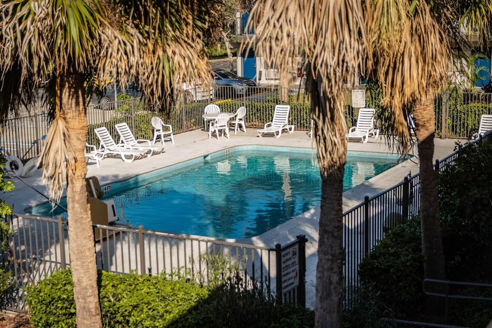Motel6 Ft. Pierce, FL 53/60