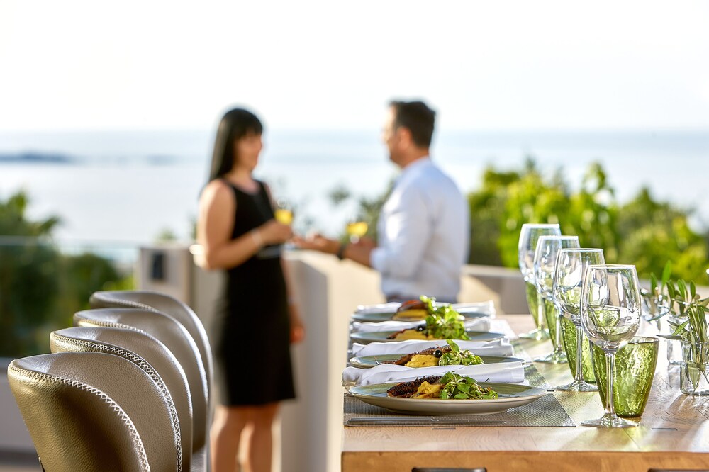 Grace Villas Collection Adult Only 18 + 119/149