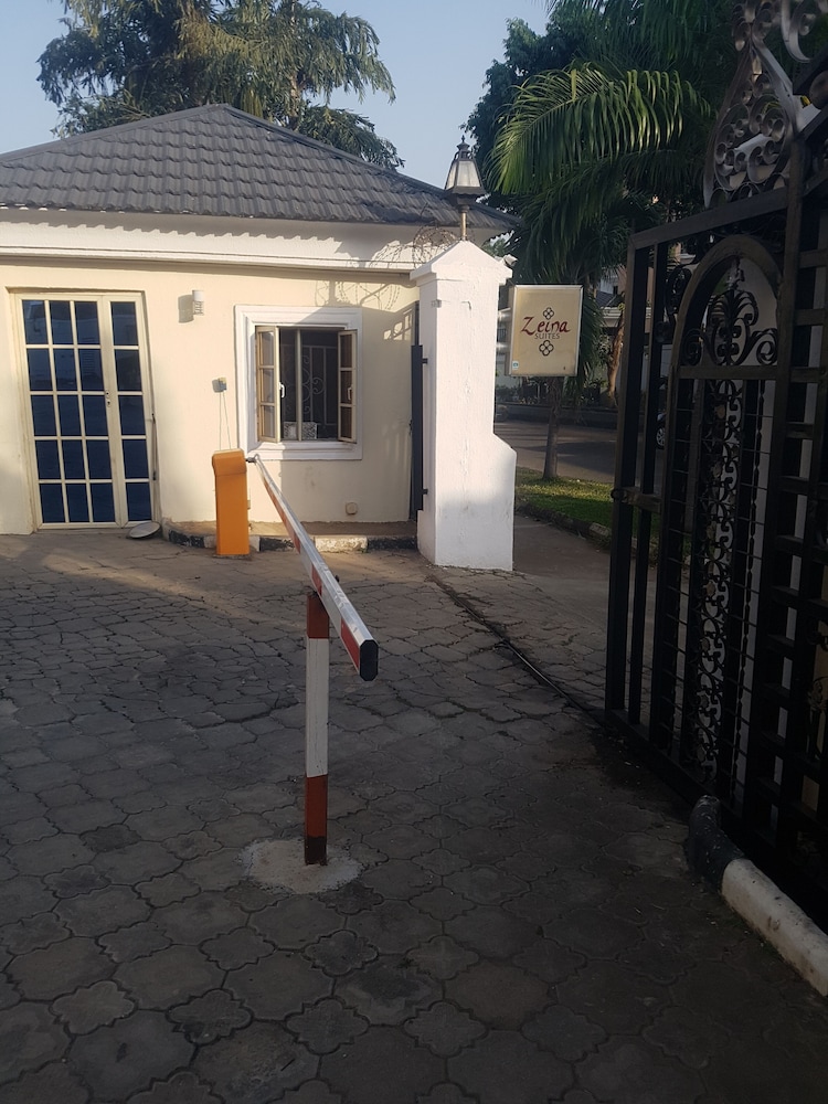 Zeina Suites Abuja 38/47
