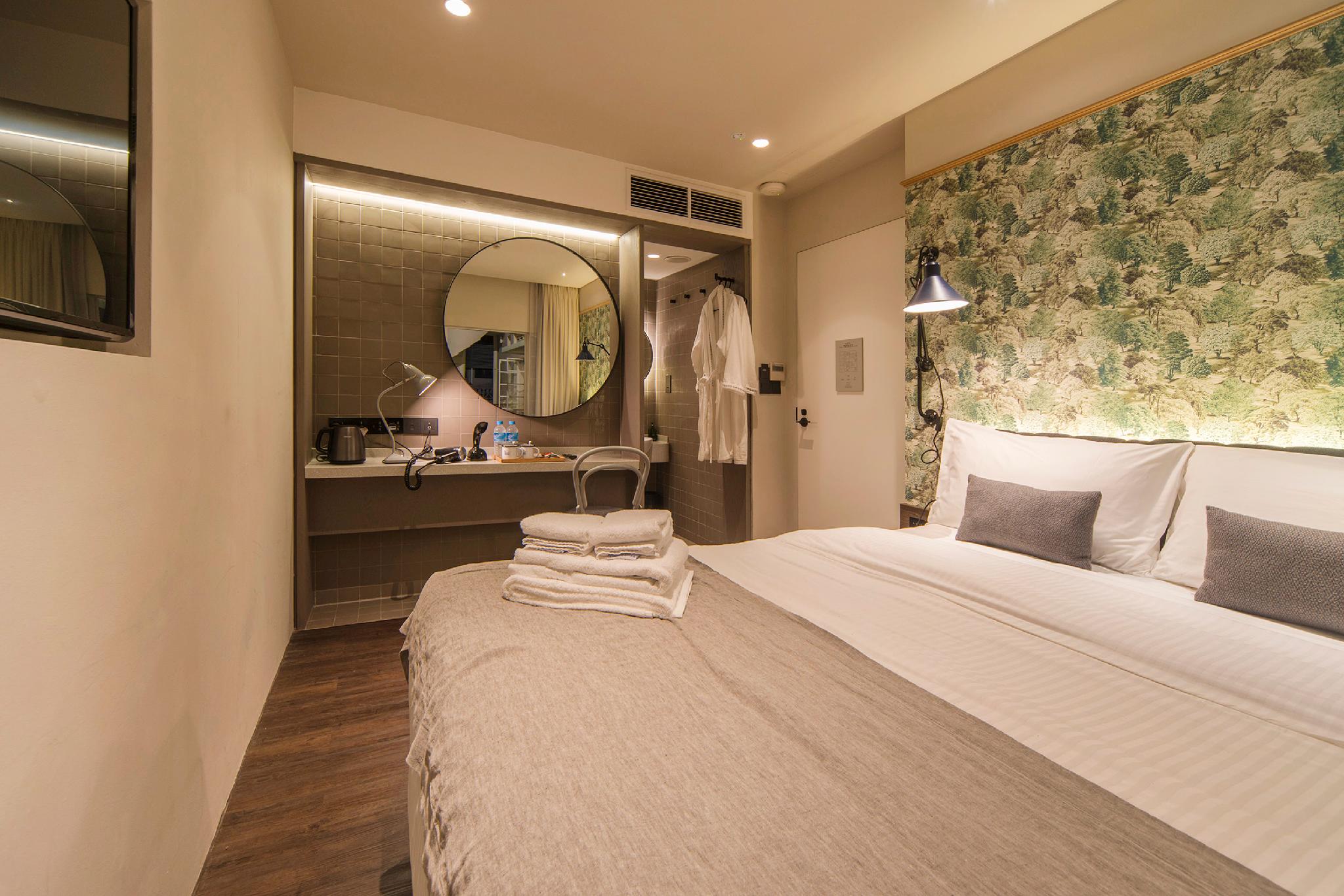 Deluxe, Queen Bed
