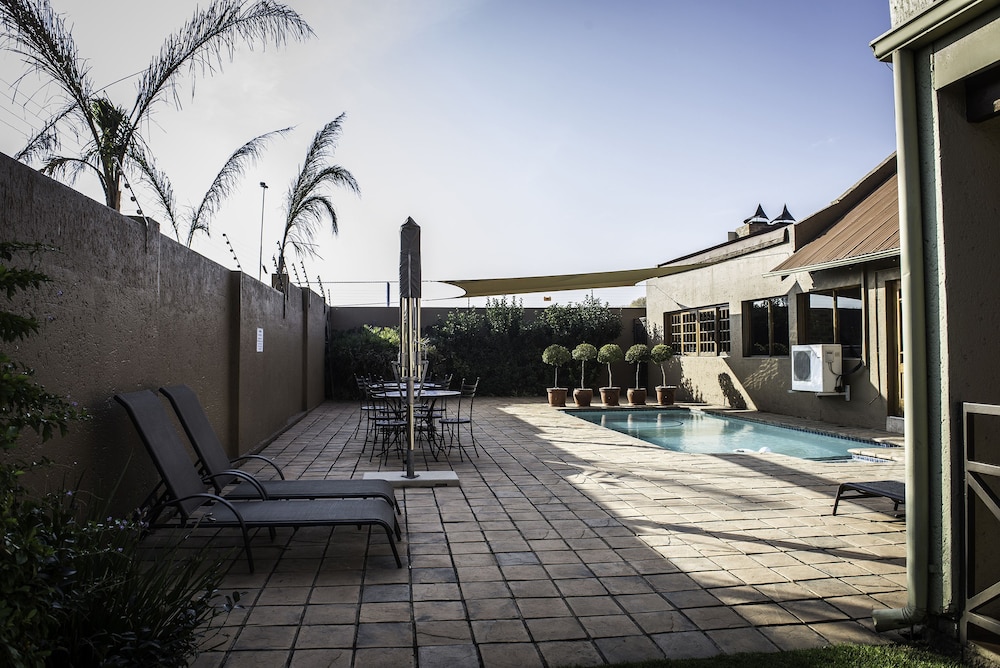 Afrique Boutique Hotel O.R. Tambo 23/50
