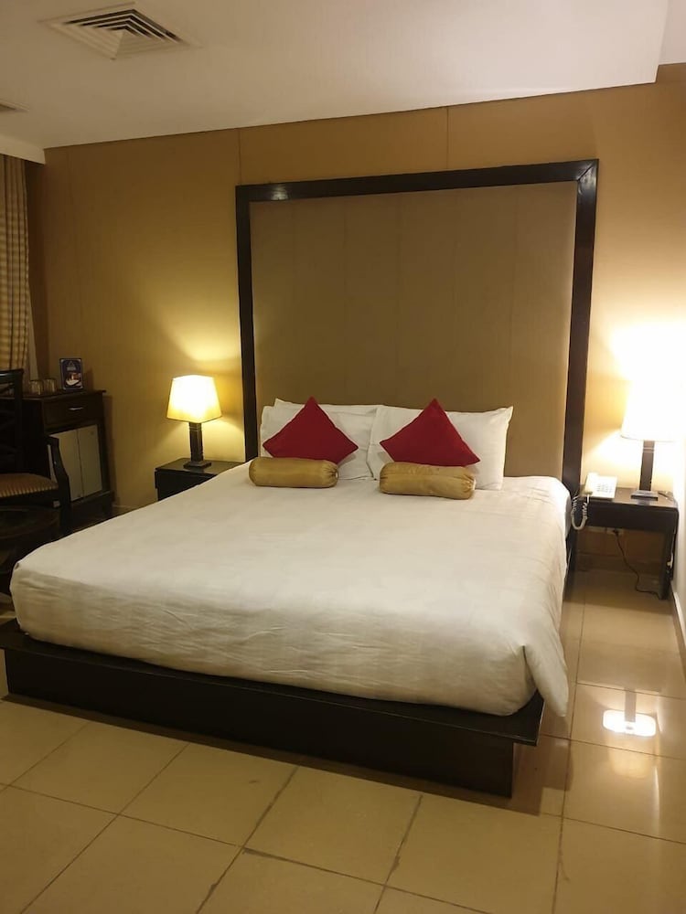 The Grand Inn Hotel 7/50