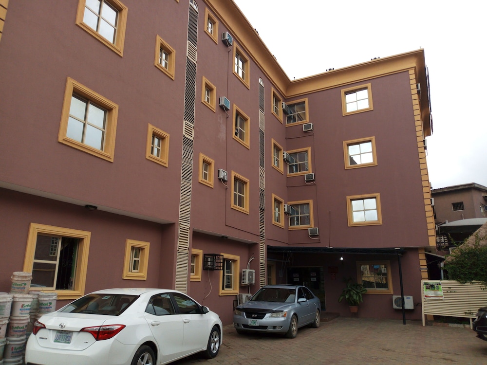 Richanthonio Suites 22/24