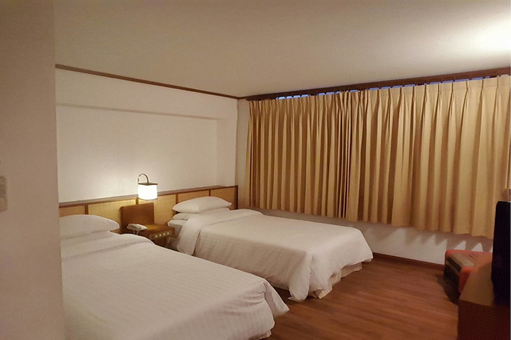 Dusit Hotel 30/50