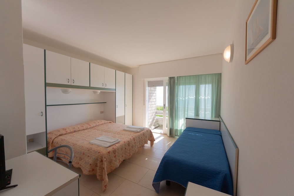 HOTEL AMBRA 25/50
