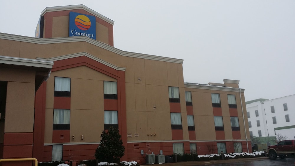 Comfort Inn and Suites Pauls Valley - City Lake 1/18