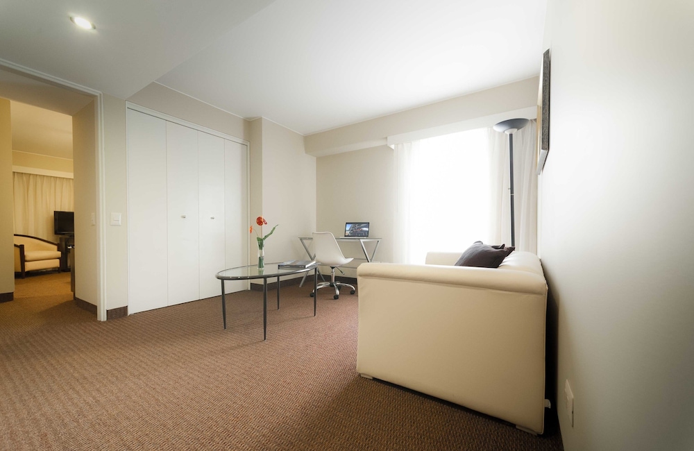 Roosevelt Hotel And Suites 43/65