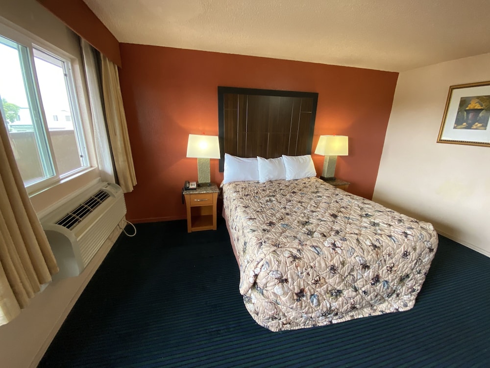 Pacific Inn 14/42