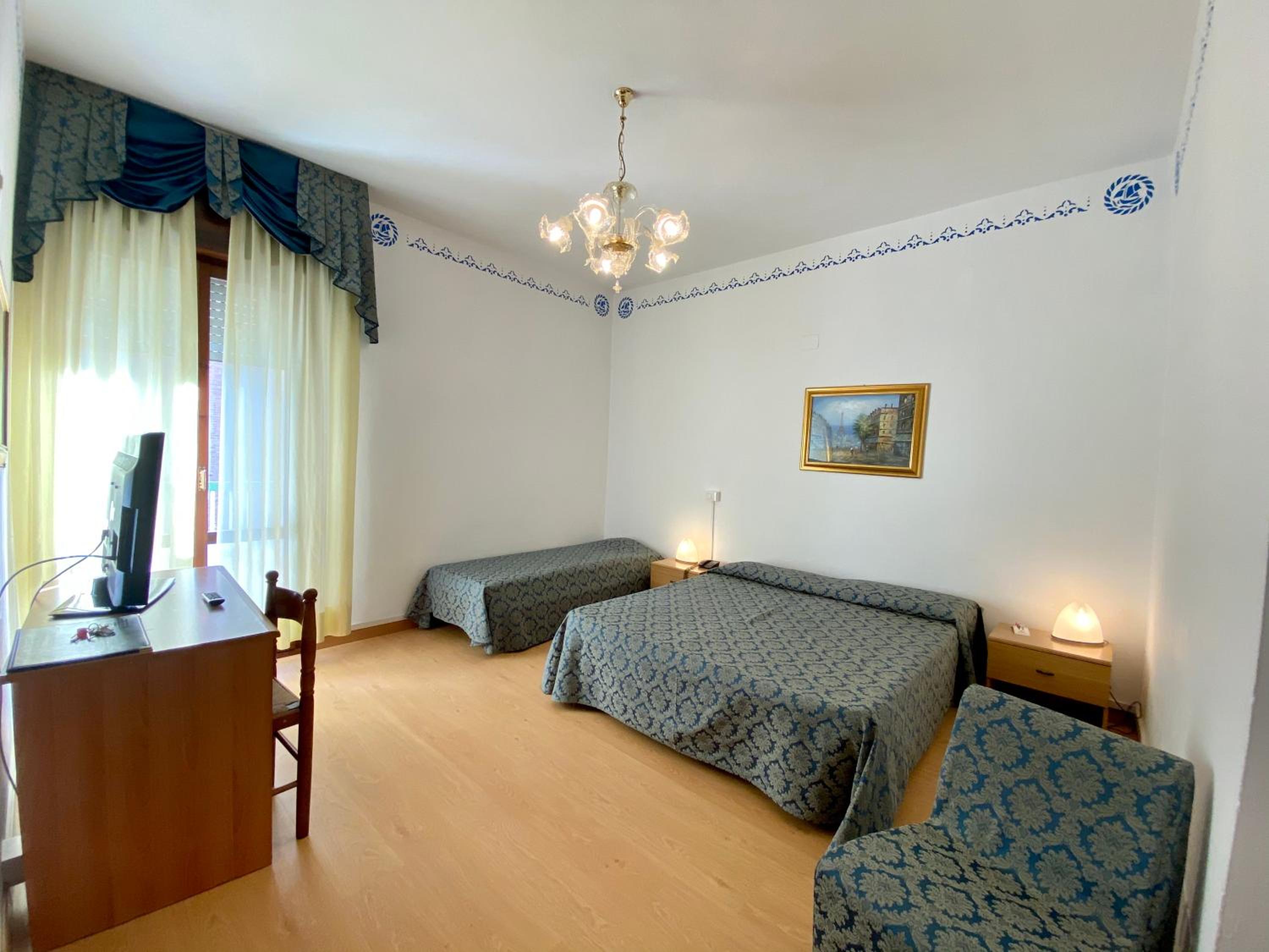 Room, Quadruple, Lateral Side Sea View