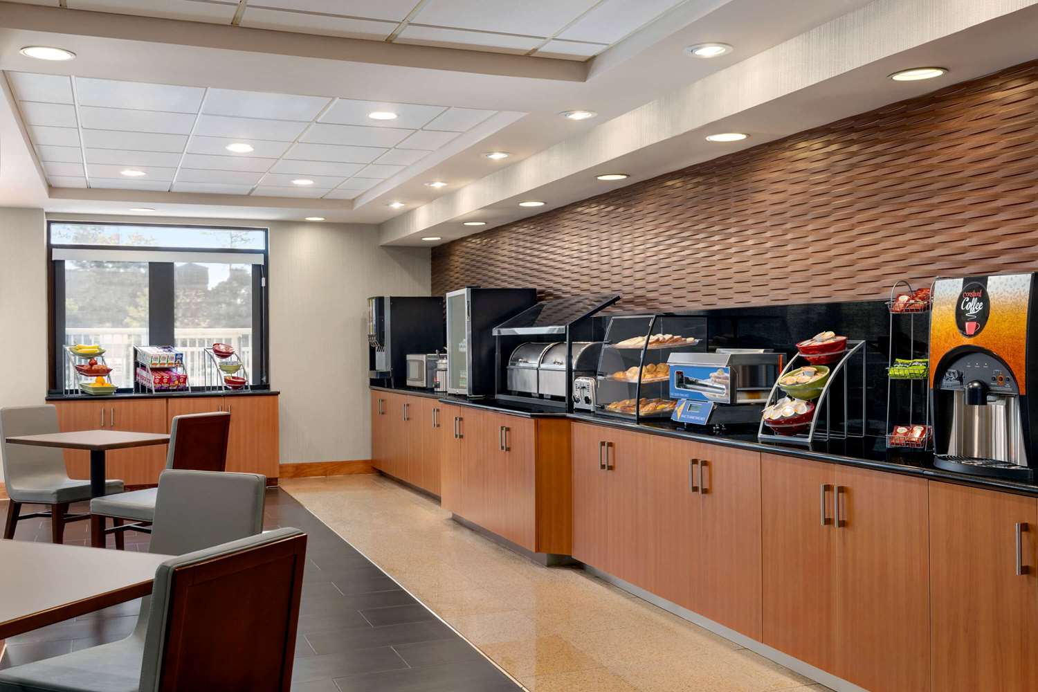 Wingate By Wyndham Wilmington 42/56