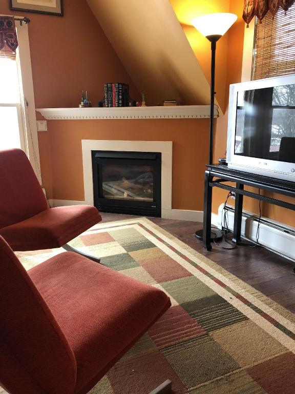 Red Elephant Inn Bed and Breakfast 33/49