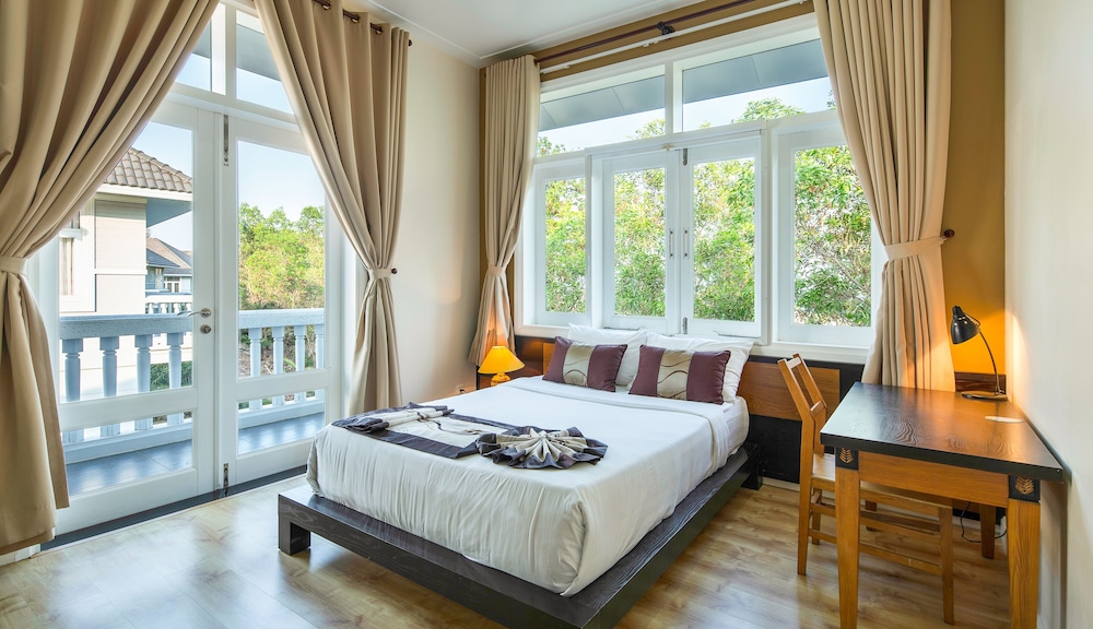 Sea Links Beach Villa 14/67