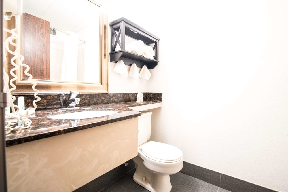 Quality Inn Cromwell - Middletown 32/37