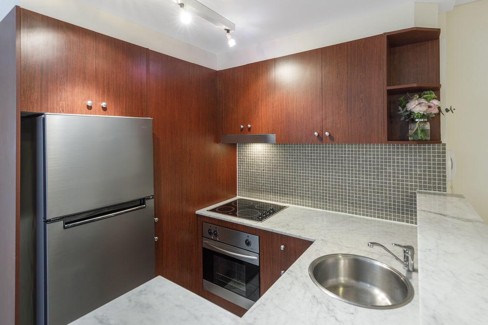 Park Regis Concierge Apartments 6/41