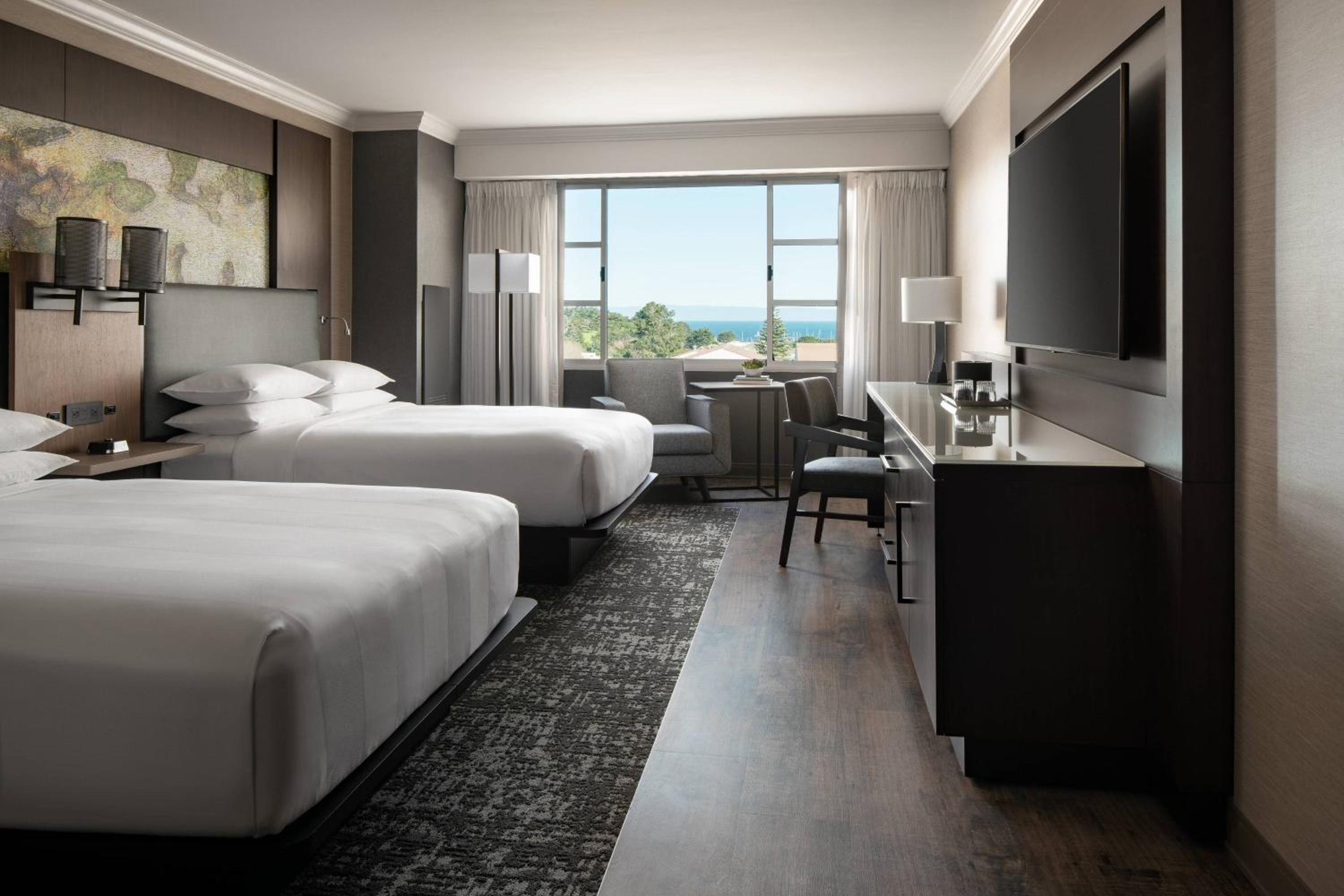Room, 2 Double Beds, Partial Bay View