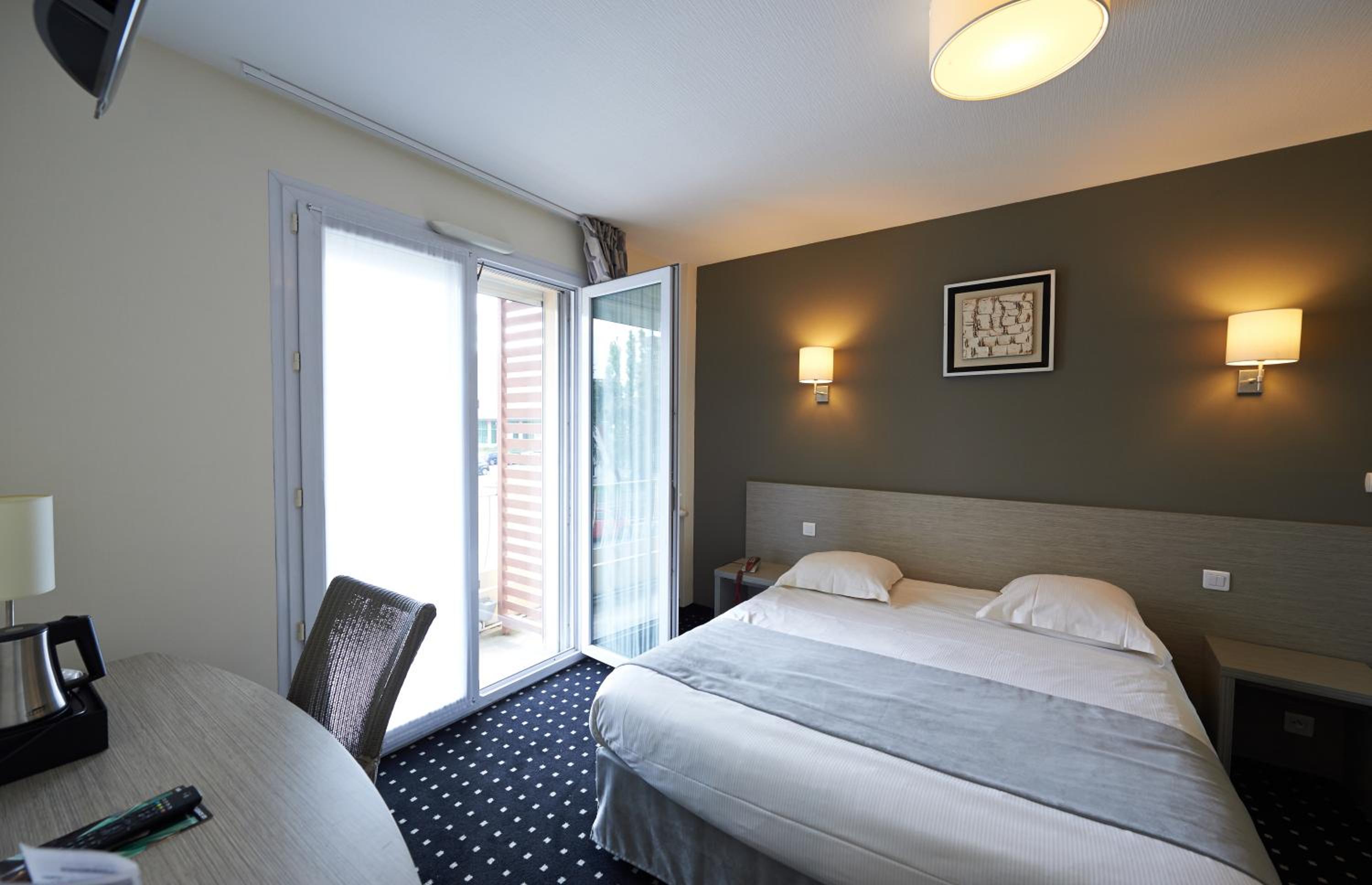 Room, Double Bed