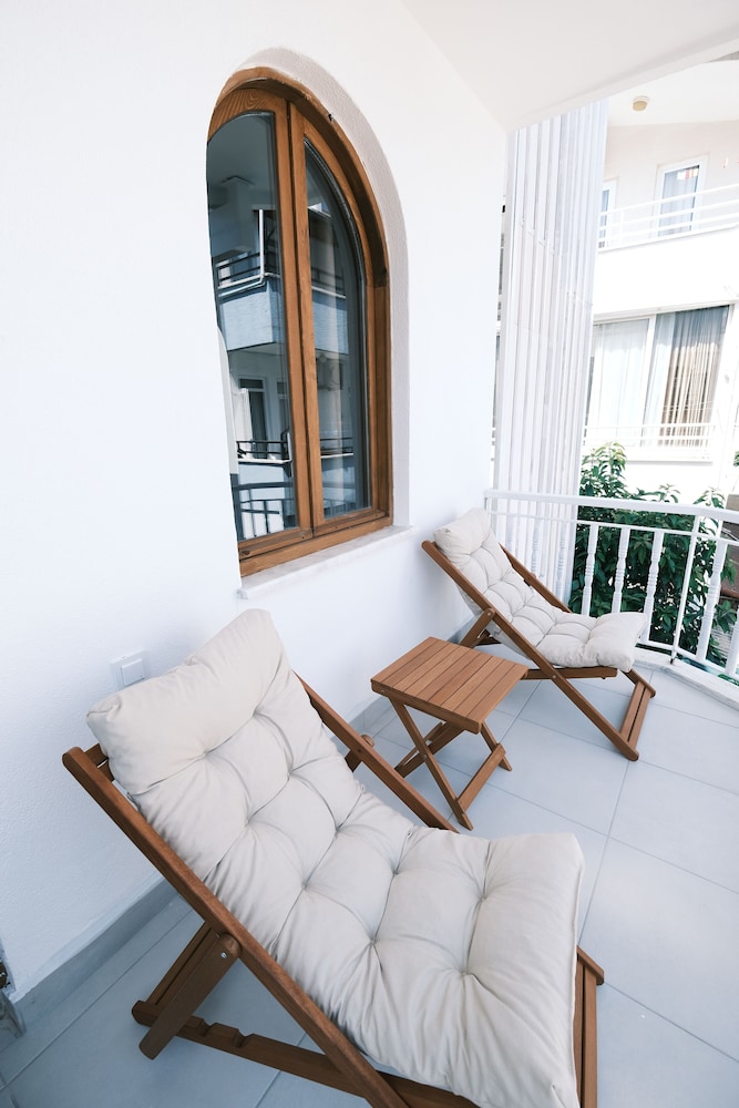 Nephos Hotel 3/50