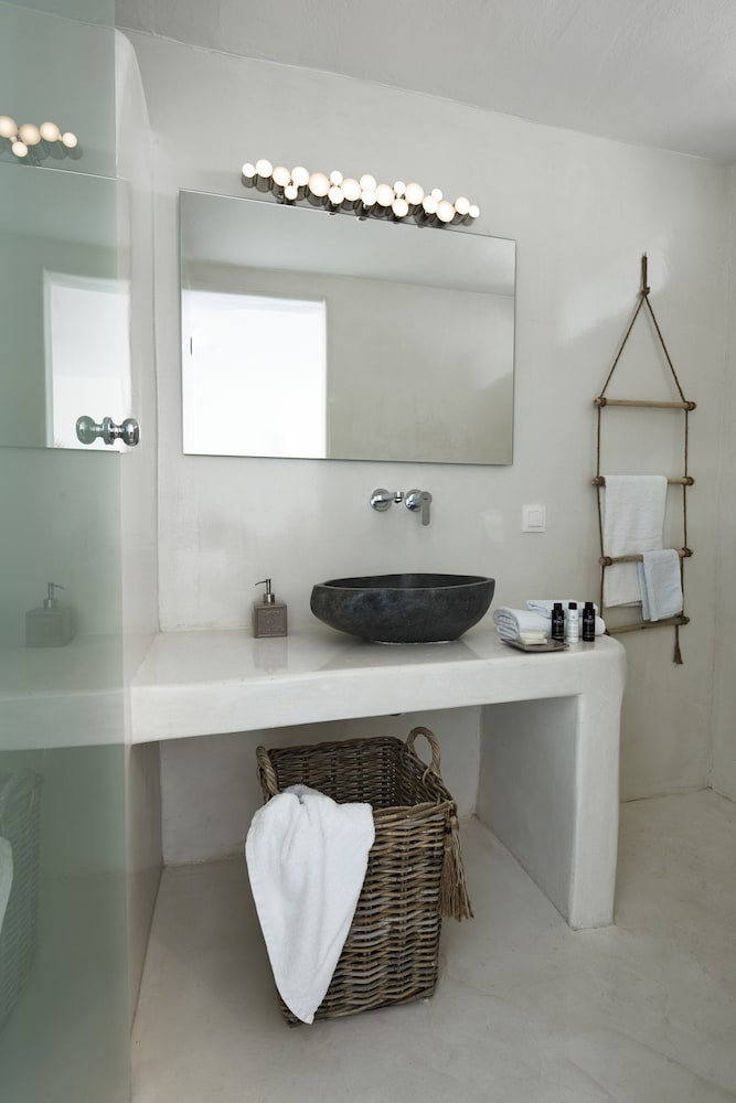 Nano Suites 50/50