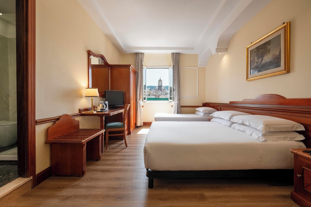 ROOM, TRIPLE, CITY VIEW
