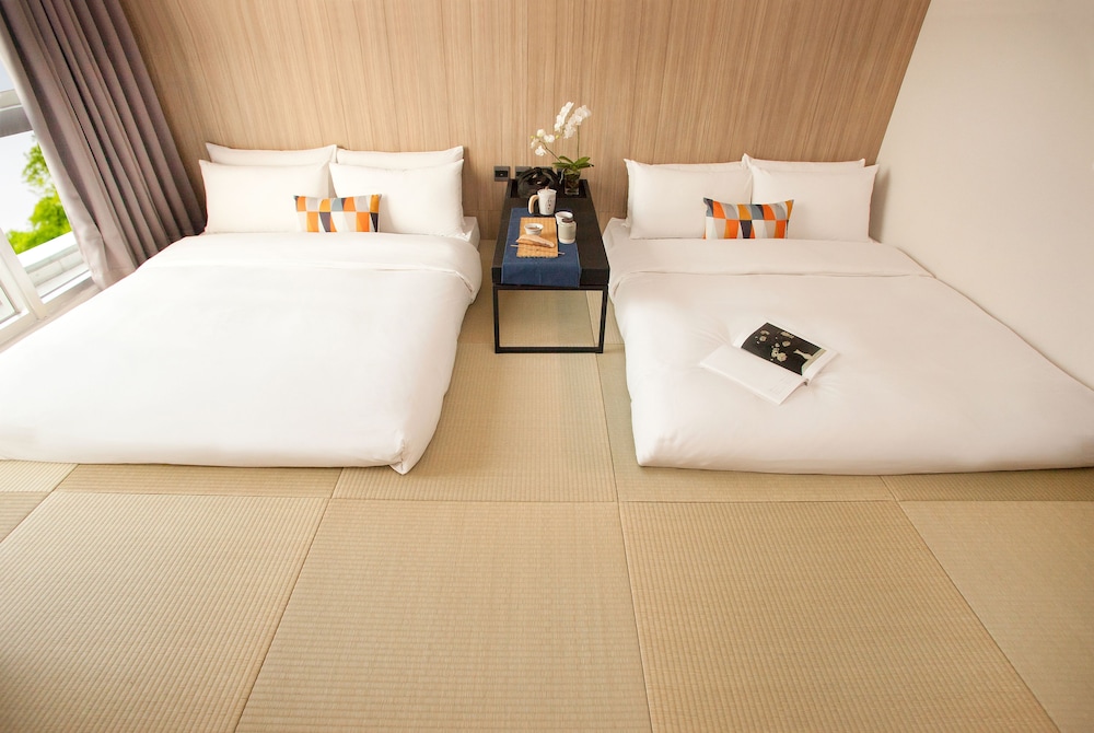 Hotel Day Plus Teascape 10/69